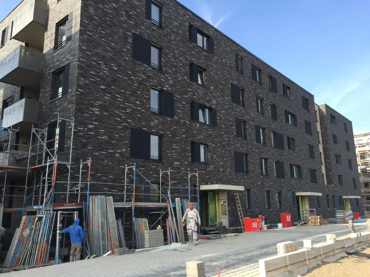 Fassadenbau Stahl GmbH - Außenbauarbeiten an einem Gebäude